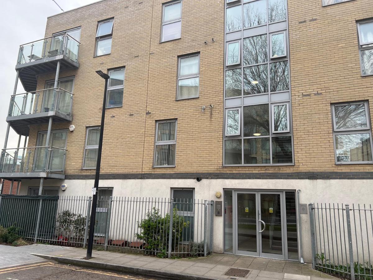 Poplar Guest House London Exterior photo